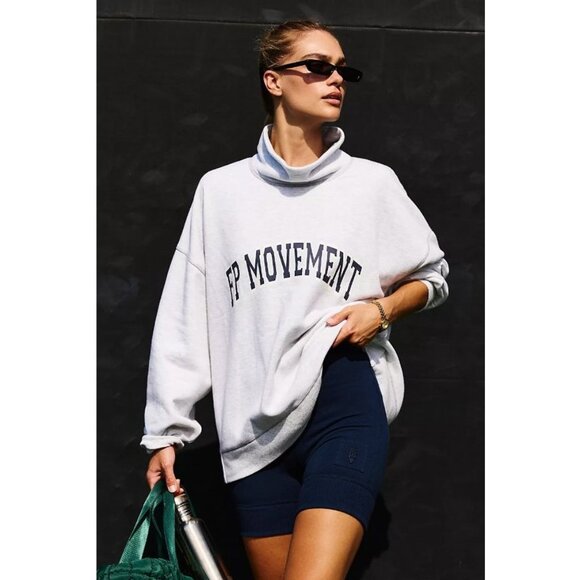 FP Movement by Free People Pants - NWOT Free People Movement High Rise Slim Biker Fit Shorts, size medium, Navy blu